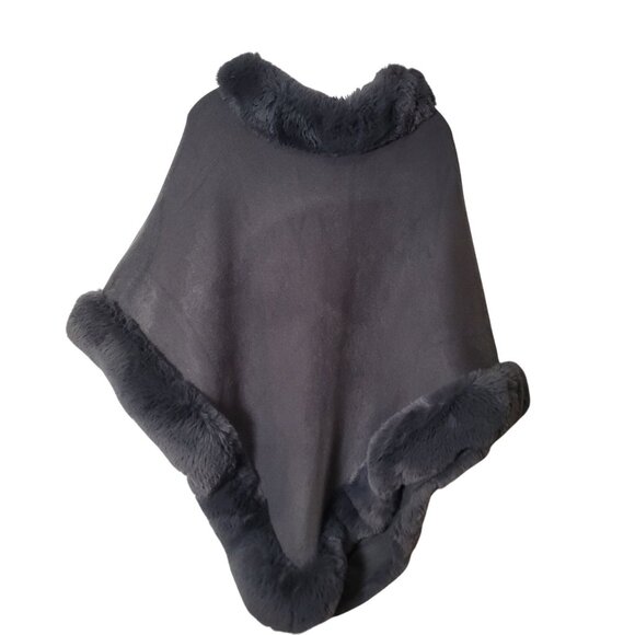 This & That Gray Faux Fur Trim Poncho Cape One Size - Picture 10 of 15
